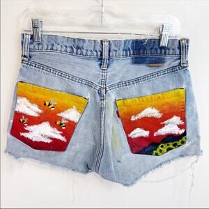 Vintage Levi's Paper Tag Custom Painted Raw Hem Distressed Shorts Size Small